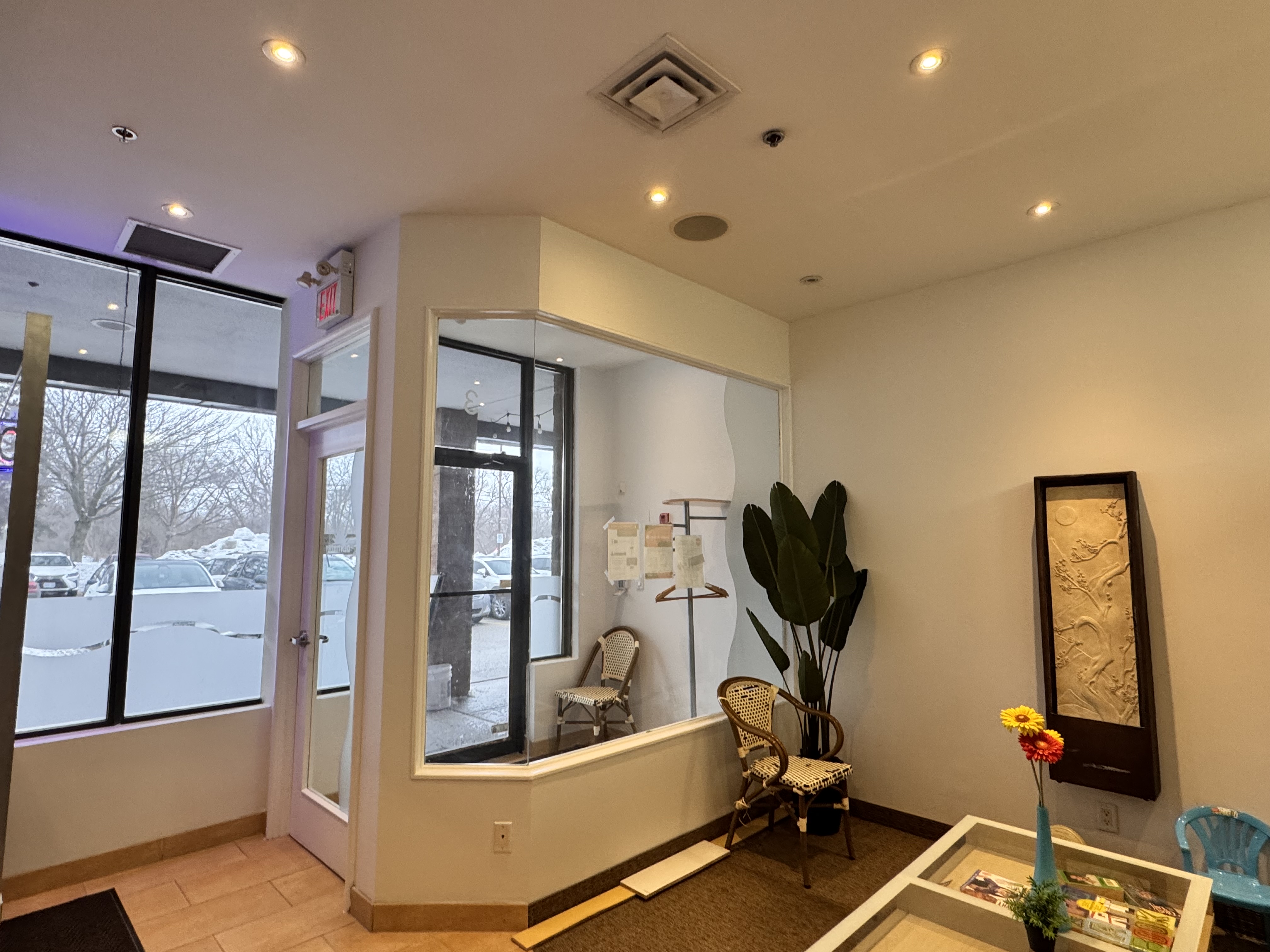 Dentistry on 7 dental clinic in Markham - Photo 2